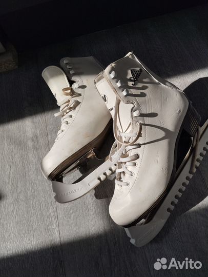 Коньки фигурные