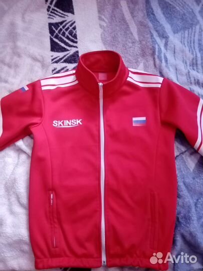 Лыжный разминочный костюм на мальчика