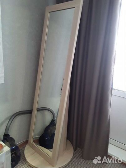 Зеркало напольное