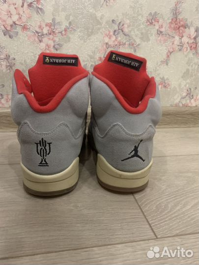 Air Jordan 5 trophy room