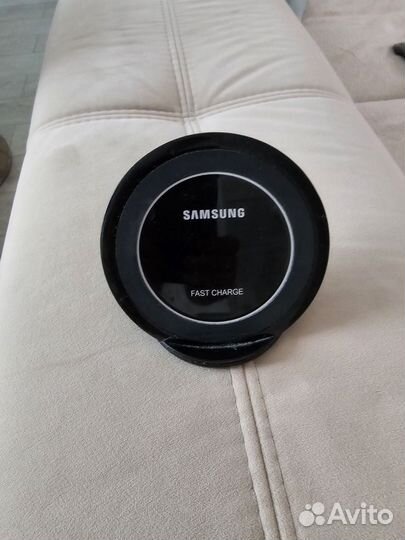 Безпроводная зарядка Samsung