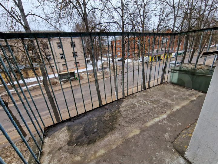 2-к. квартира, 37 м², 3/3 эт.