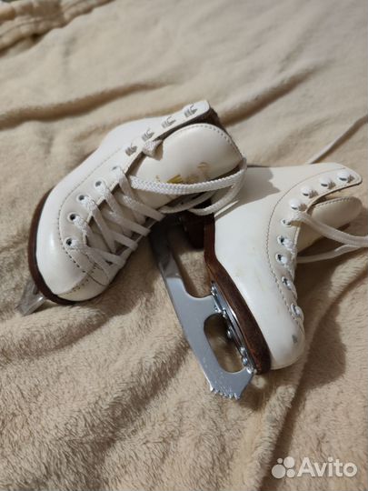 Фигурные коньки wifa 25