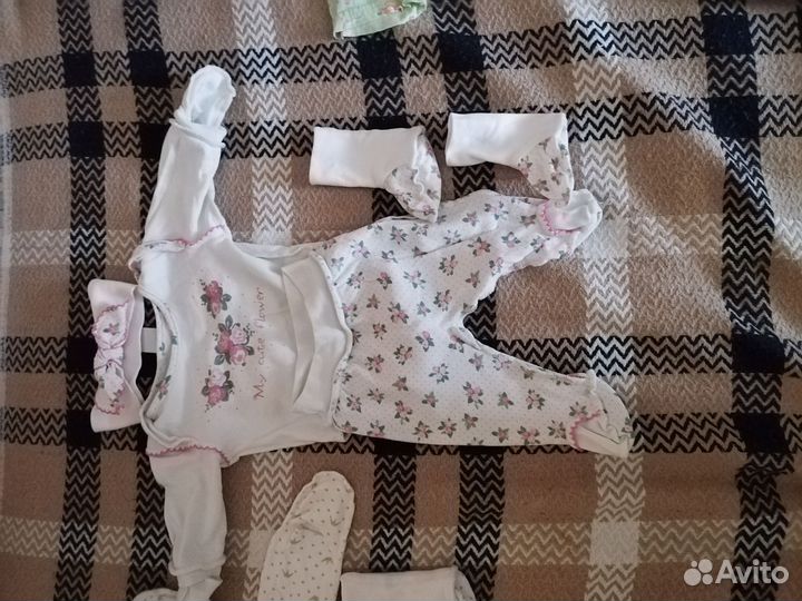 Одежда для девочки пакетом 0 до 3-х месяцев