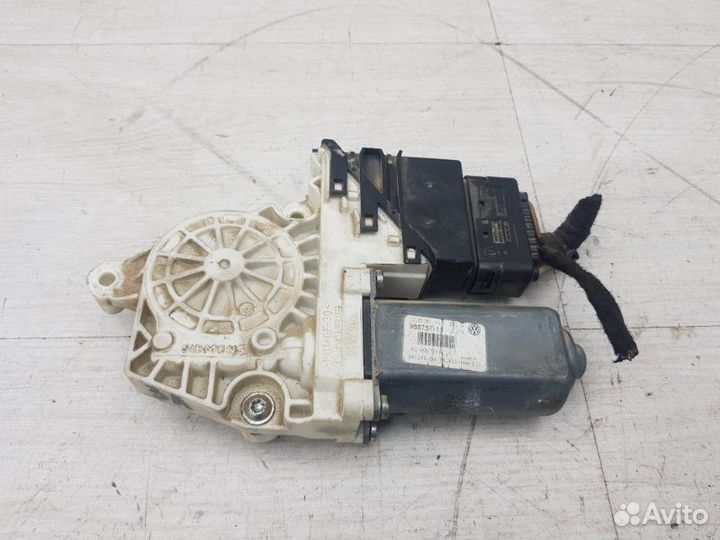 Моторчик стеклоподъемника задний левый Vw Passat