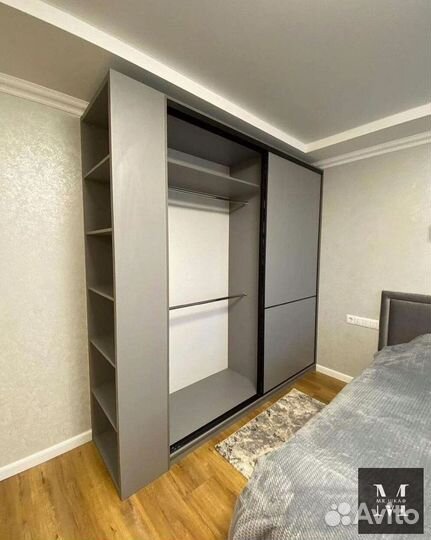 Шкаф купе с зеркалом