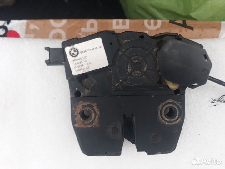 Замок крышки багажника с доводчиком BMW x5 e70