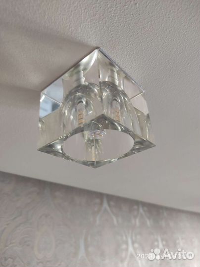 Светильник потолочный