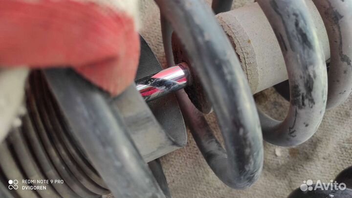 Стойка передняя Mitsubishi Galant/Legnum