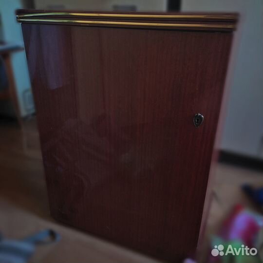 Швейная машинка чайка 142м