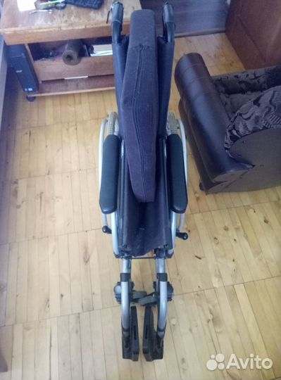 Инвалидное кресло