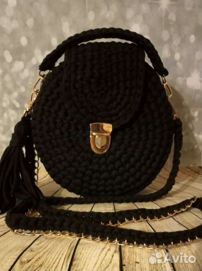 Сумка женская из трикотажной пряжи. Размер 20 см