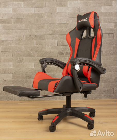 Геймерское кресло Kiv с подставкой под ноги