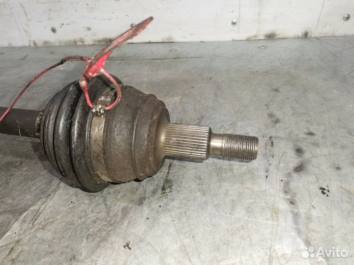 Полуось передняя левая Volkswagen Golf 4