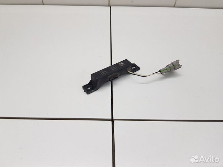 Антенна заднего бампера (Geely Coolray)