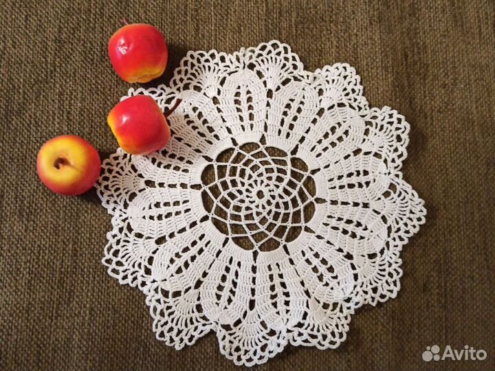 Салфетка ажурная. Из белых ниток. Разных размеров