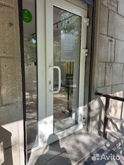 Магазин женской одежды, обуви, аксессуаров