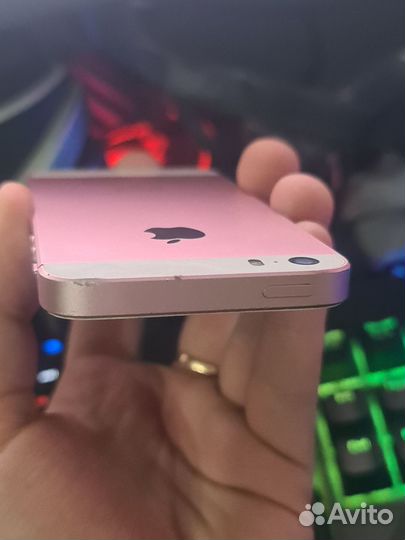 iPhone SE, 128 ГБ