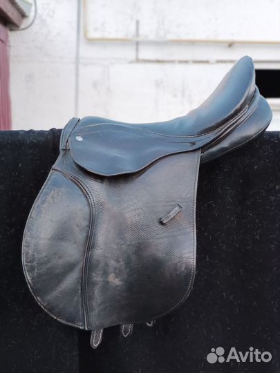 Седло для лошади