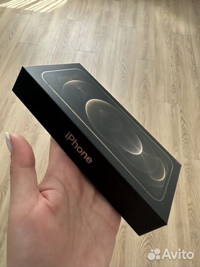 Коробка от iPhone 12 pro