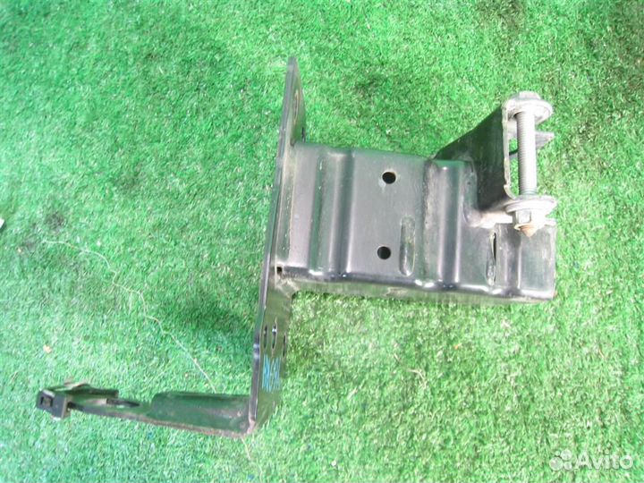 Кронштейн усилителя бампера Audi Q7 (4LB) 2008