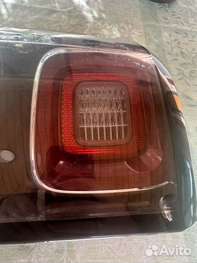 Фонарь задний левый на Range Rover