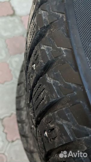 Bridgestone Blizzak Spike-02 SUV 235/55 R19