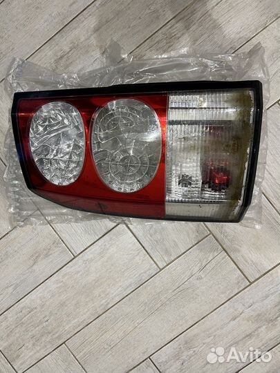 Задняя левая фара на Land Rover discovery