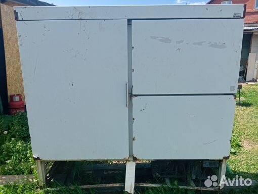 Холодильный шкаф