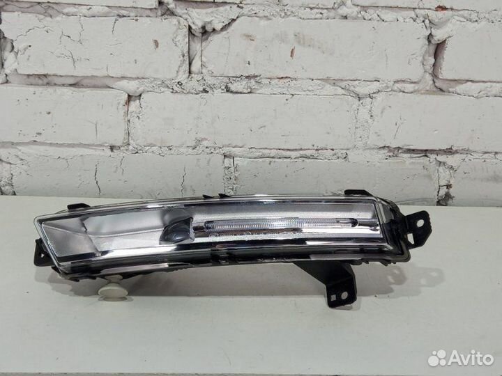Фонарь противотуманный левый Land Rover Discovery