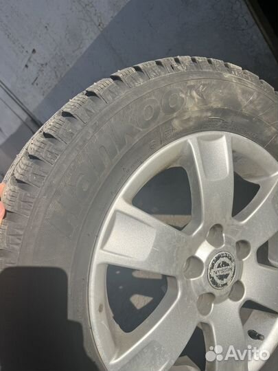 Hankook Winter I'Pike 215/65 R16 98T