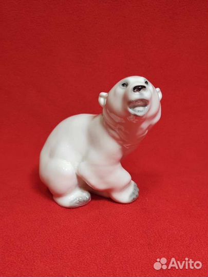Фарфоровая статуэтка Белый медведь лфз СССР