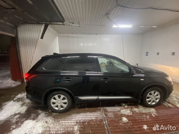 Mitsubishi Outlander 2.0 CVT, 2019, 130 000 км