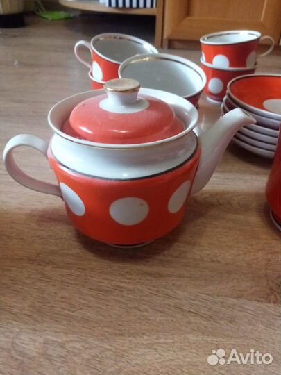 Сервиз чайный в горох на 12 персон СССР