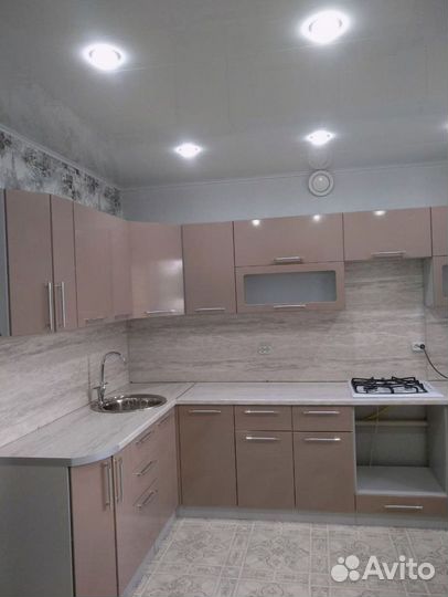 Кухонный гарнитур угловой