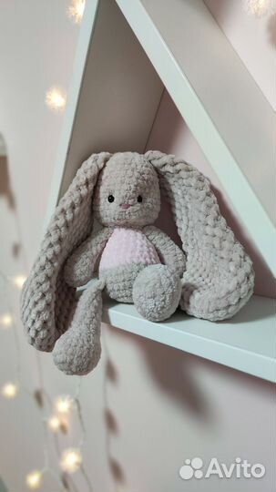 Мягкая вязаная игрушка Зайчик