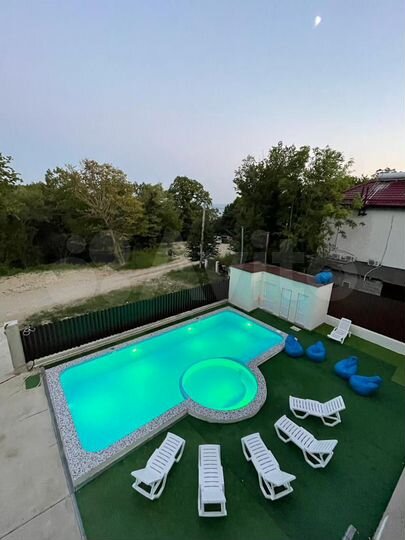 Дом 800 м² на участке 8 сот.