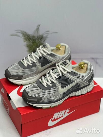 Кроссовки nike air zoom vomero 5