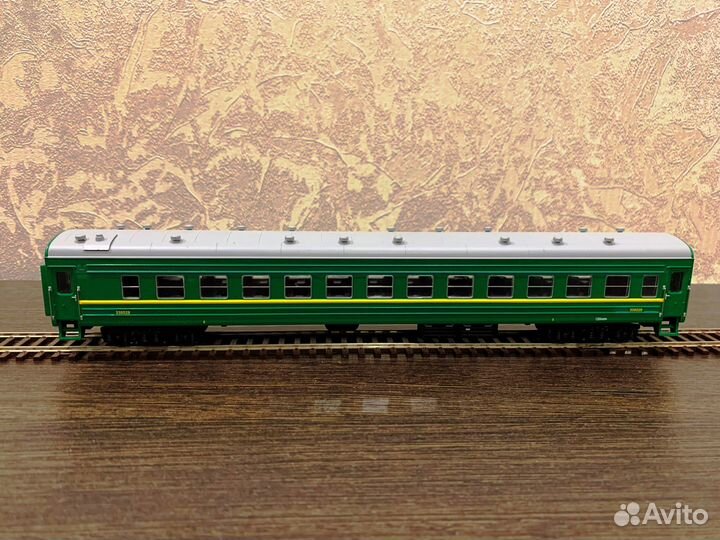 Вагон пассажирский Bachmann China HO 1/87