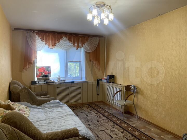 Комната 17 м² в 8-к., 3/5 эт.