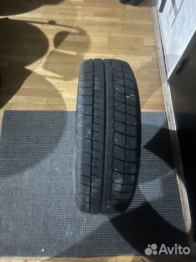 Bridgestone Blizzak Revo GZ 225/60 R17 99S