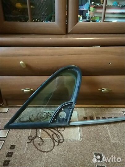 Форточка боковая пежо 307