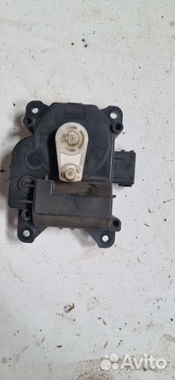 Моторчик заслонки печки Subaru Tribeca B9