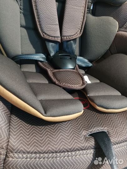 Автокресло с вкладышем с 8 месяцев до 12 лет