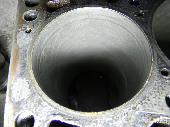 Блок цилиндров + поршня Ауди 100 С4 2.3 AAR