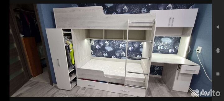 Двухъярусная кровать со шкафом и столом