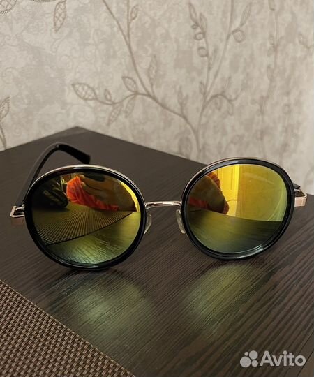 Солнцезащитные очки