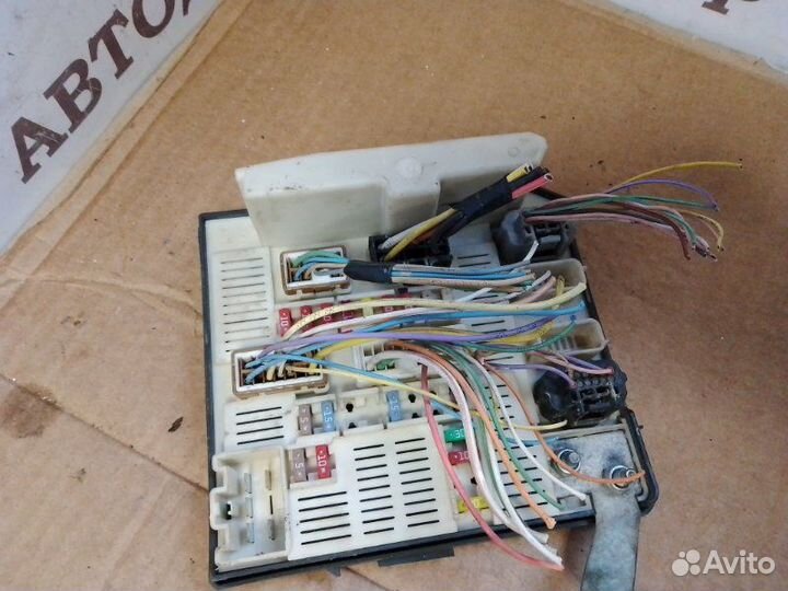 Блок предохранителей Renault Scenic 2