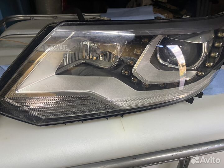 Продам фару от тигуан