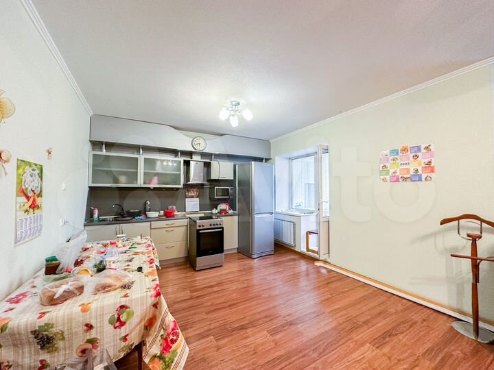 2-к. квартира, 81,3 м², 2/10 эт.